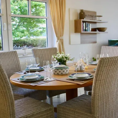 Family And Dog Hafenblick Apartman